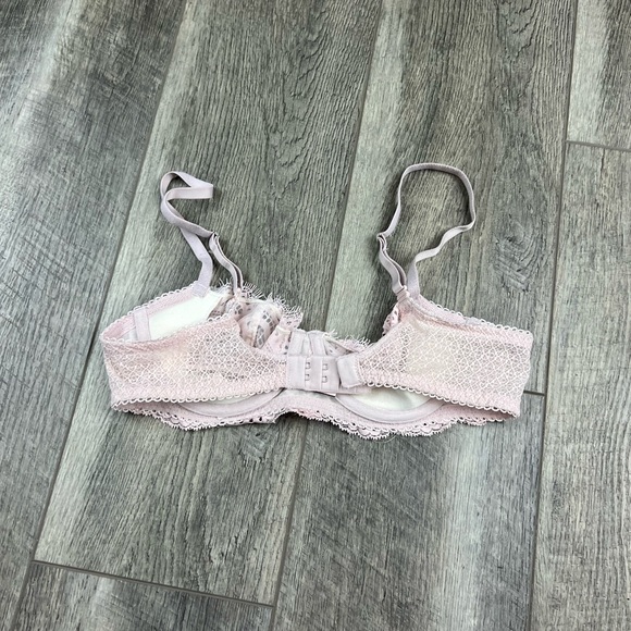 34B VS Light Pink Demi Bra - Picture 7 of 12